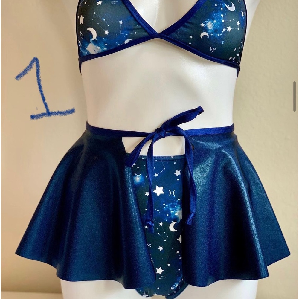 Tie front navy skirt, stretchy. Good for festivals and raves